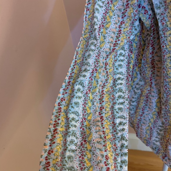 Anthropologie Maeve Gelise Floral Pleated Blouse - Picture 4 of 11